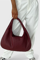 https://cdn.shopify.com/s/files/1/0964/1161/5556/files/Soera-Bag-Tasche-Large-Burgundy-Photoroom_50ebad11-95b7-4000-ba44-0676ce1bb0ac.png?v=1771009288