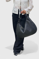 https://cdn.shopify.com/s/files/1/0964/1161/5556/files/Soera-Bag-Tasche-Large-NavyBlue-02-Photoroom_7e1efea0-5bba-434b-8e75-f08380147cd6.png?v=1771009288