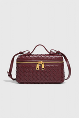 https://cdn.shopify.com/s/files/1/0964/1161/5556/files/Soera-Tara-bag-20-Photoroom_d2e214b9-7030-4834-b832-9256892a4ff1.png?v=1771009289